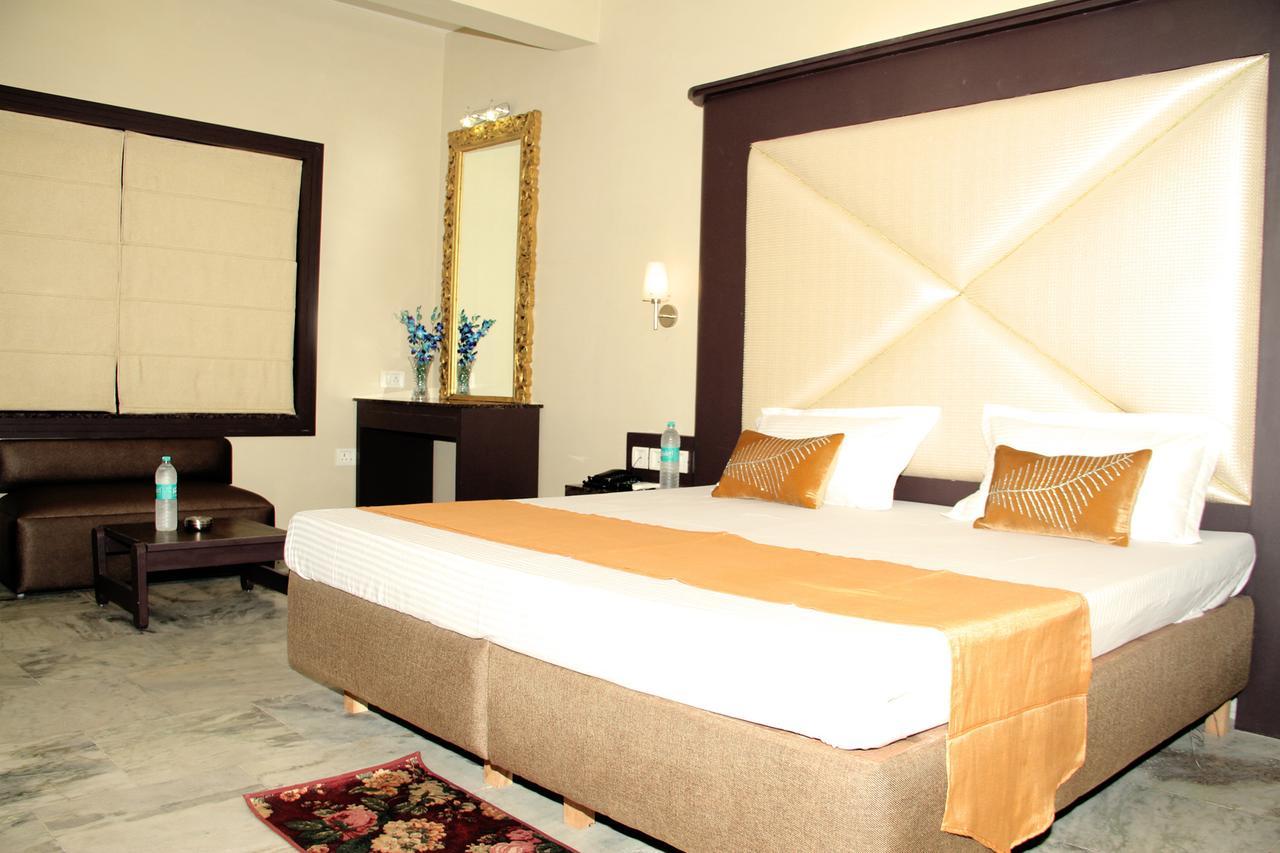 Hotel Gathbandhan Agra Kültér fotó